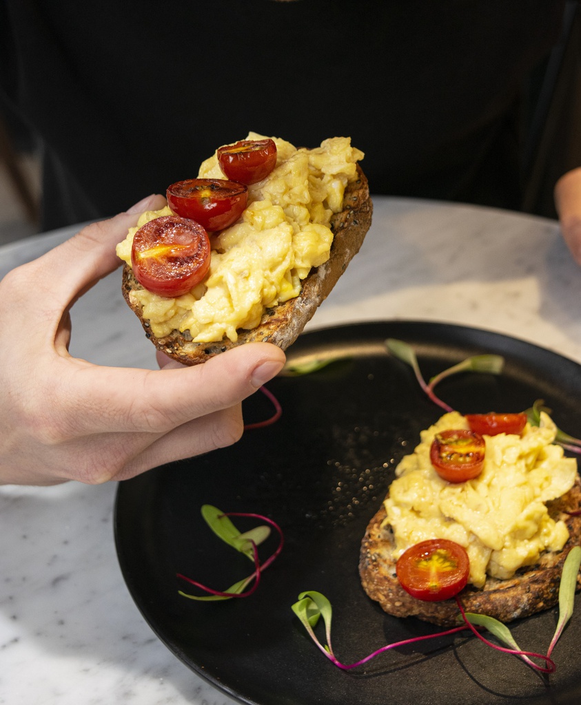 Sana Kitchen Huevos Revueltos & Tostadas